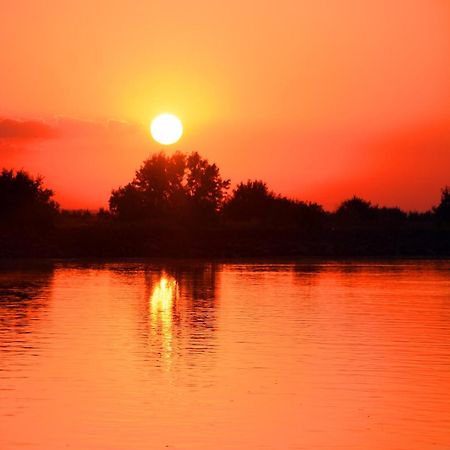 Hotel Sunrise Кришан Экстерьер фото