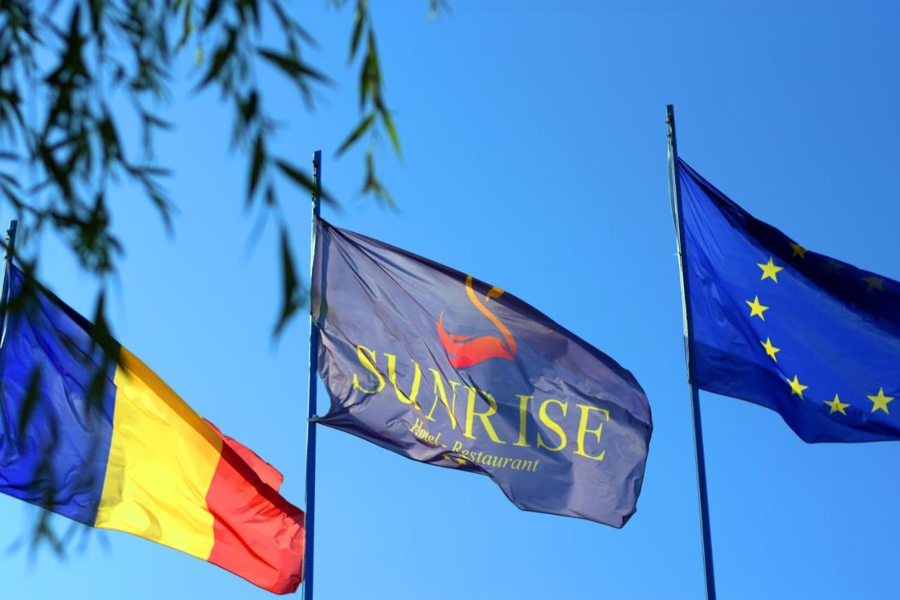 Hotel Sunrise Кришан Экстерьер фото